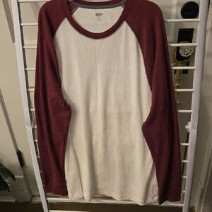 Old Navy Men's Burgundy and White Crewneck Sweater